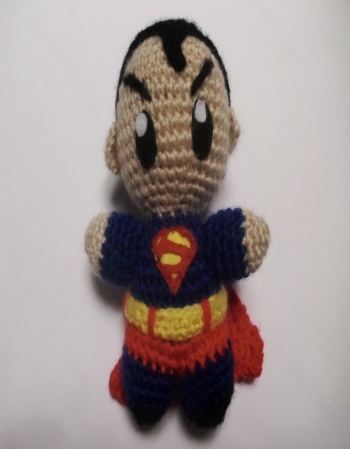 SUPERMAN (AMIGURUMI)